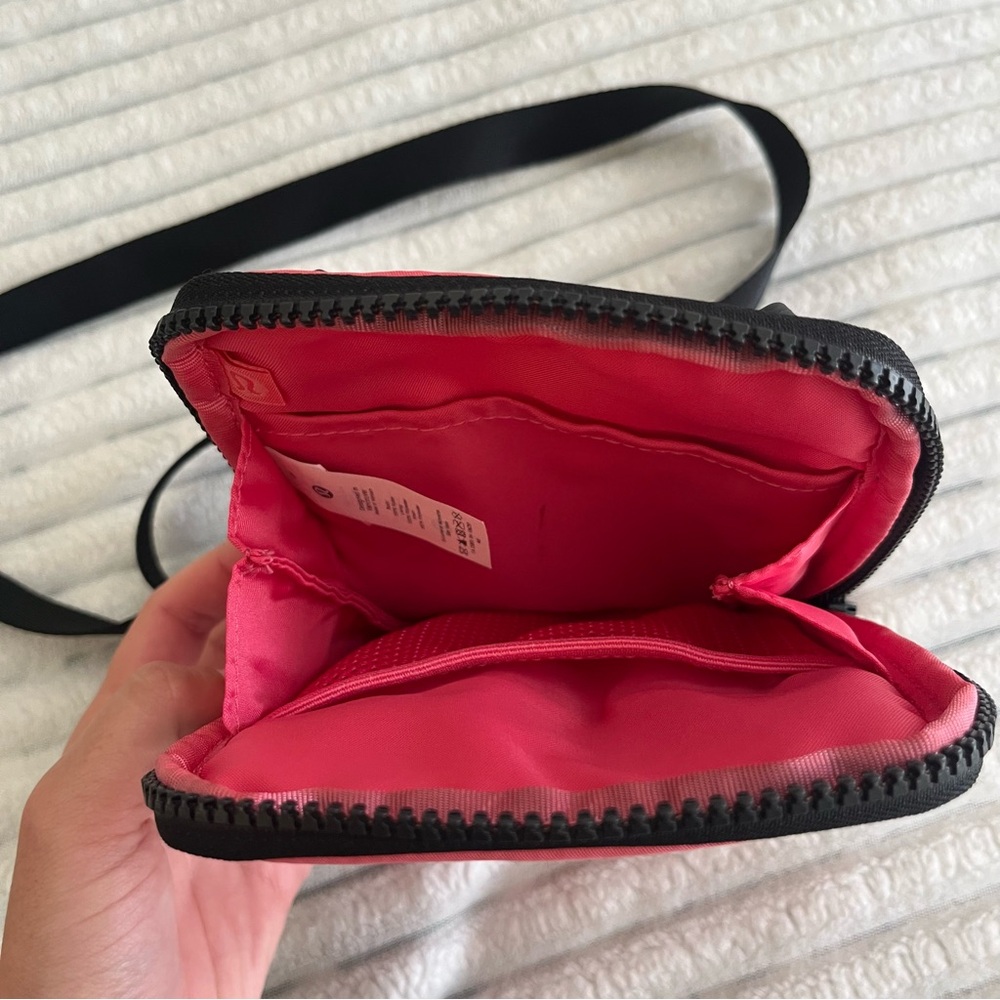 Lululemon Pink Crossbody Cell Phone Bag - Picture 4 of 9